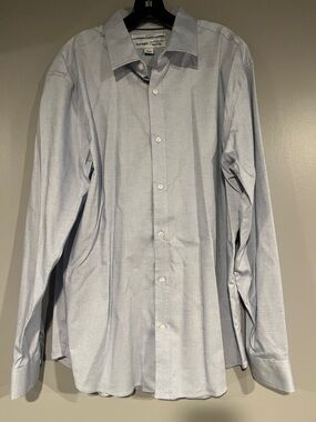 Old Navy Pale Blue Men's Button-Front Dress Shirt